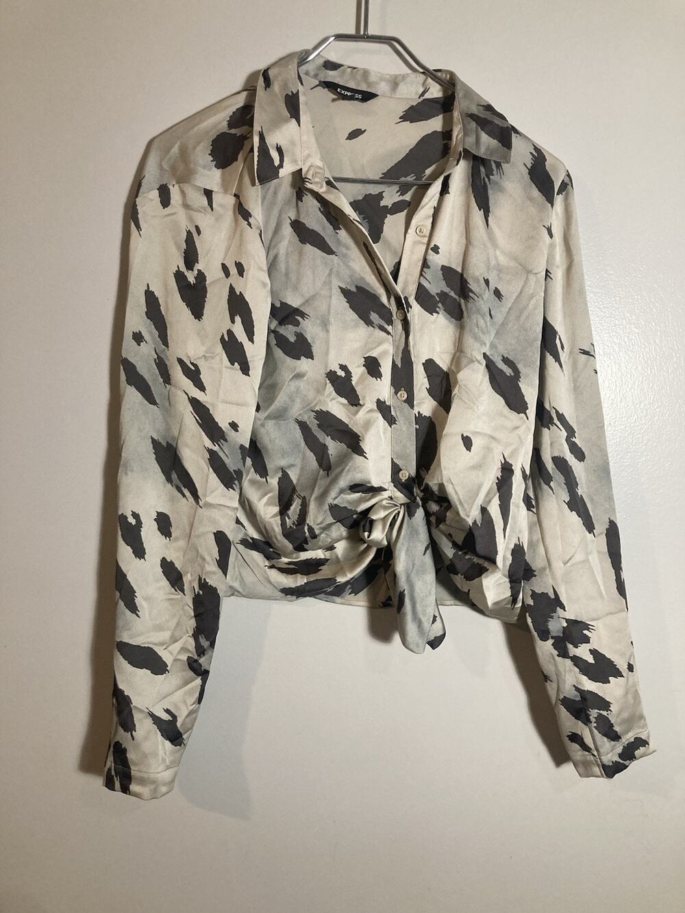 Express S Blouse Abstract Bold Graphic Twist Front Modern Avant Garde Art Deco